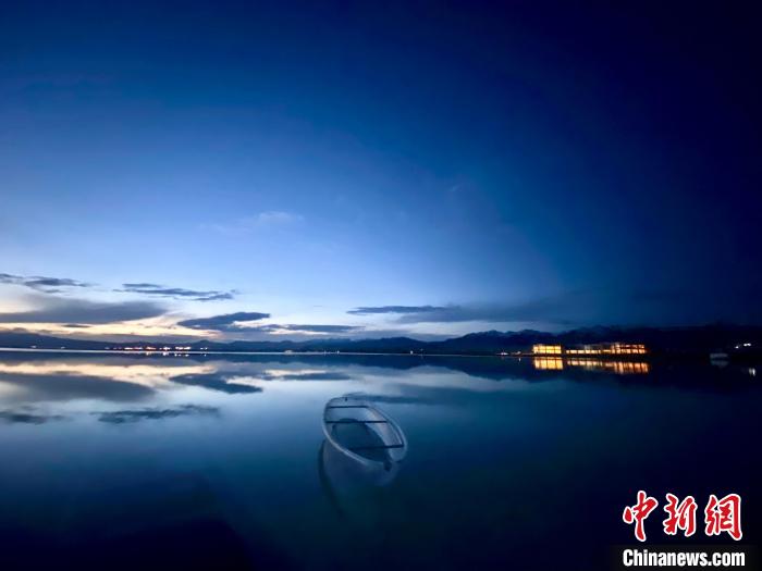 圖為茶卡天空壹號(hào)景區(qū)。　李江寧 攝