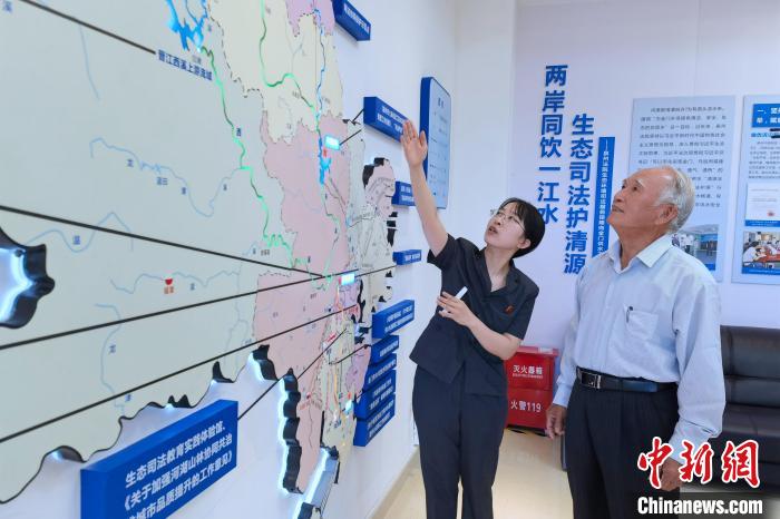 金門(mén)同胞參觀金門(mén)供水水源生態(tài)司法保護(hù)基地?！O虹 攝