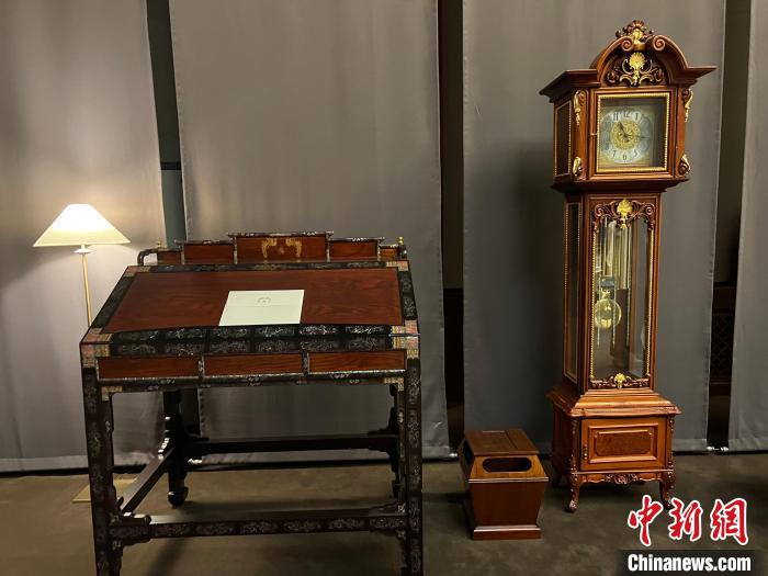 圖為春秋館展覽陳設(shè)的青瓦臺(tái)家具。　劉旭 攝