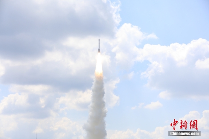 北京時間 2023年9月10日12時30分，中國在太原衛(wèi)星發(fā)射中心使用長征六號改運載火箭，成功將遙感四十號衛(wèi)星發(fā)射升空，衛(wèi)星順利進(jìn)入預(yù)定軌道，發(fā)射任務(wù)獲得圓滿成功。該衛(wèi)星主要用于開展電磁環(huán)境探測及相關(guān)技術(shù)試驗。此次任務(wù)是長征系列運載火箭第487次飛行。王曉虎 攝