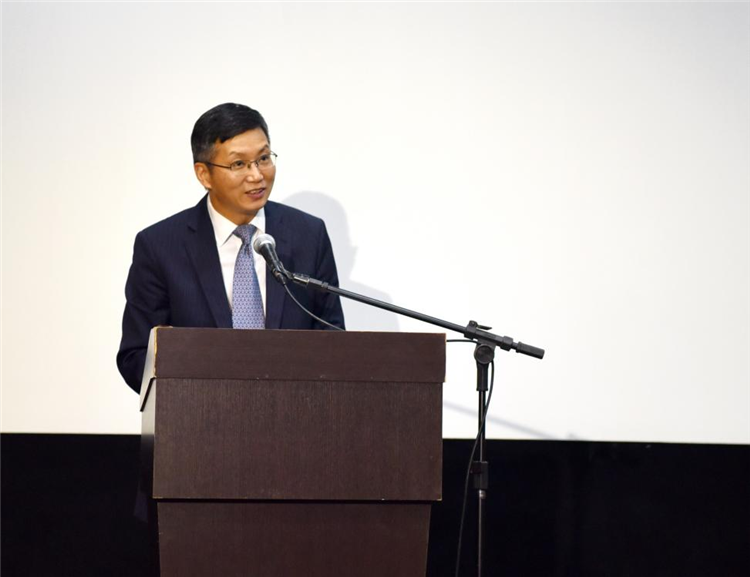 中國駐圣保羅總領事余鵬在開幕活動中致辭。 圣保羅州立大學孔子學院供圖