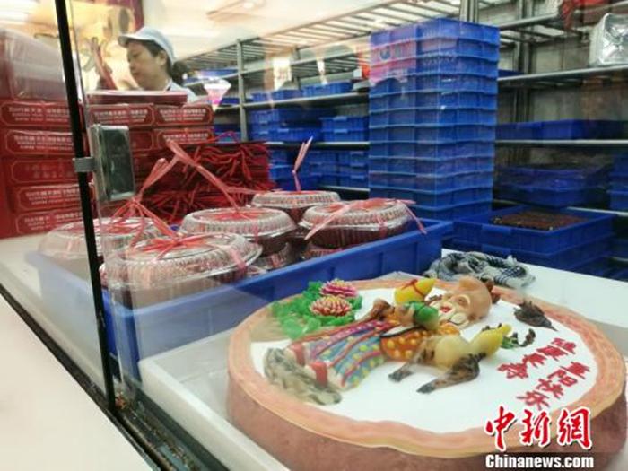 資料圖：等待銷售的重陽糕?！＄娚?攝