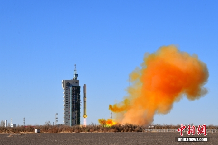 北京時(shí)間2023年11月16日11時(shí)55分，我國在酒泉衛(wèi)星發(fā)射中心使用長征二號丙運(yùn)載火箭，成功將新一代海洋水色觀測衛(wèi)星發(fā)射升空，衛(wèi)星順利進(jìn)入預(yù)定軌道，發(fā)射任務(wù)獲得圓滿成功。此次任務(wù)是長征系列運(yùn)載火箭第497次飛行。汪江波 攝
