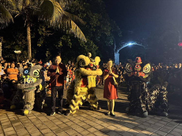 舞獅表演。巴陵康孔子學(xué)院供圖