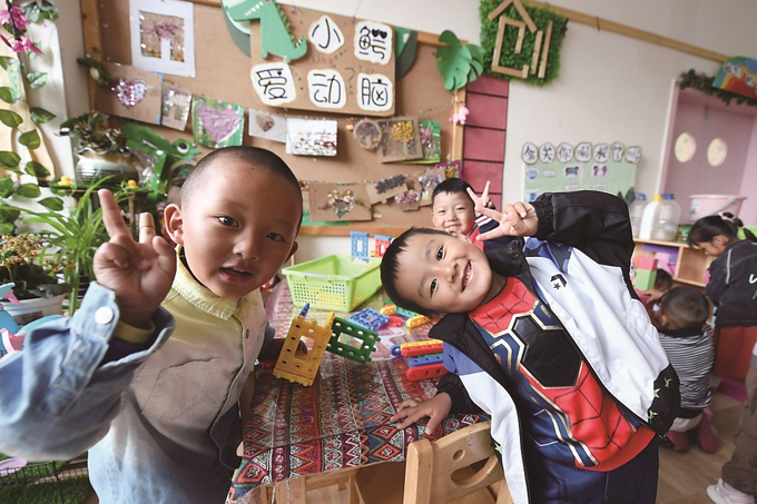 江蘇援建的拉薩市江蘇實(shí)驗(yàn)幼兒園，所有師資在江蘇接受培訓(xùn)，打造具有江蘇水準(zhǔn)的優(yōu)質(zhì)學(xué)前教育資源。 本報(bào)記者 萬程鵬 攝