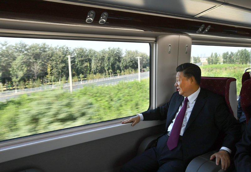 2019年9月25日，習(xí)近平總書記乘坐軌道列車前往北京大興國際機場。