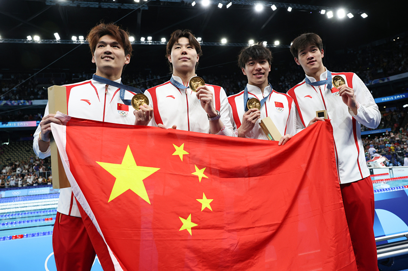 當?shù)貢r間2024年8月4日，巴黎奧運會游泳項目男子4×100米混合泳接力決賽，中國隊奪金。