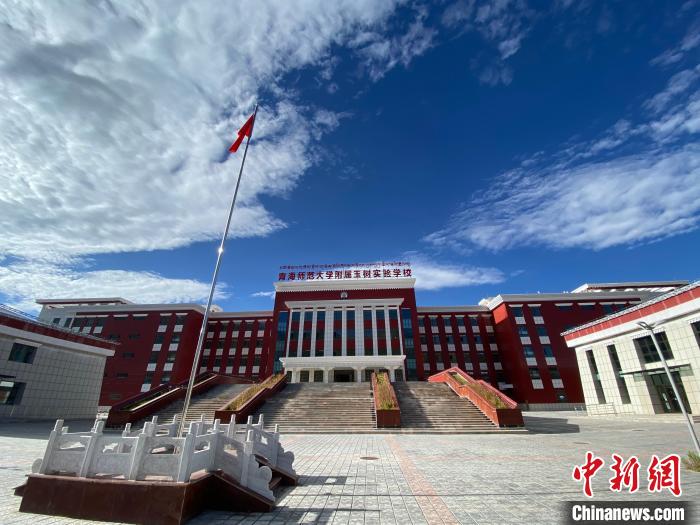 瀾滄江畔開出“教育格?；ā保含F(xiàn)代教育和生態(tài)教育并重