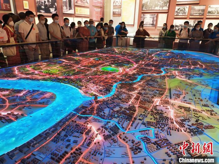 日喀則文化與旅游管理工作者上?！叭〗?jīng)”領(lǐng)悟生態(tài)旅游內(nèi)涵