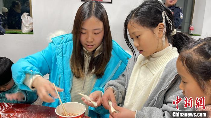 西藏戍邊民警：一想到孩子，心就瞬間柔軟了