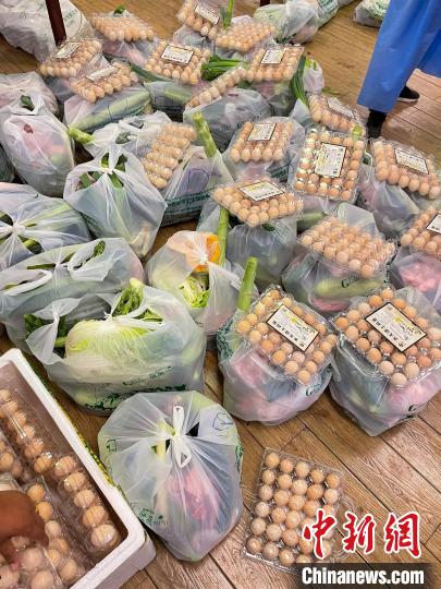 西藏格拉丹東超市疫情期間全力保障市場供應?！∈茉L者供圖