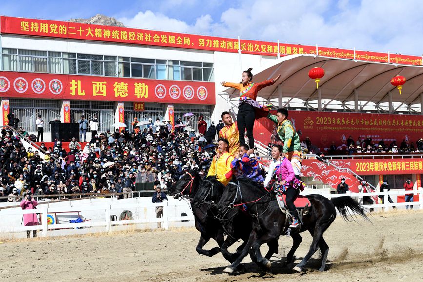 藏歷新年，精彩的馬術(shù)表演。潘多攝