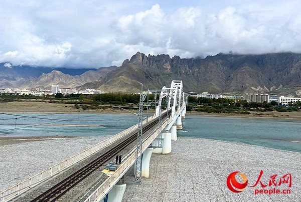 拉薩河特大橋。張敏穎 攝