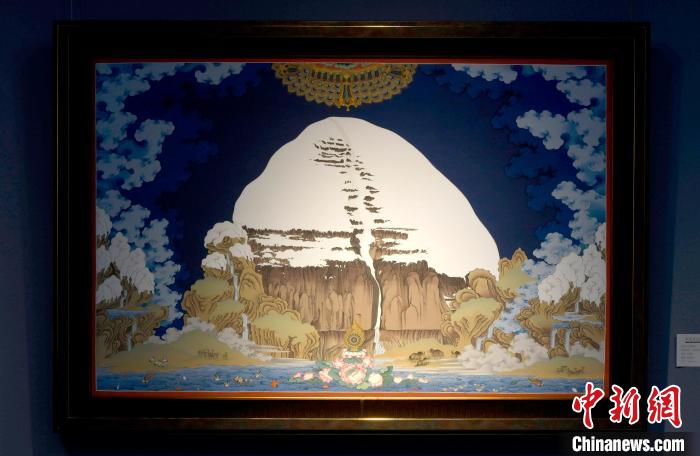 圖為5月16日，展覽中新創(chuàng)唐卡作品《岡底斯山》?！±盍?攝